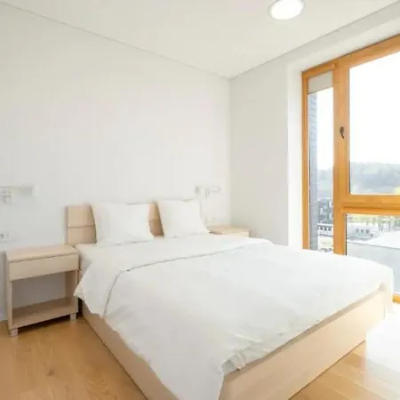 Апартаменты With Balcony And Castle View By Urban Rent *