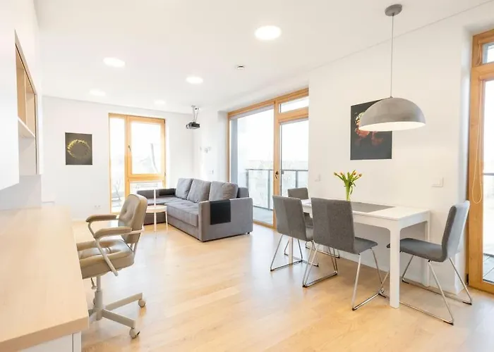 Apartman With Balcony And Castle View By Urban Rent